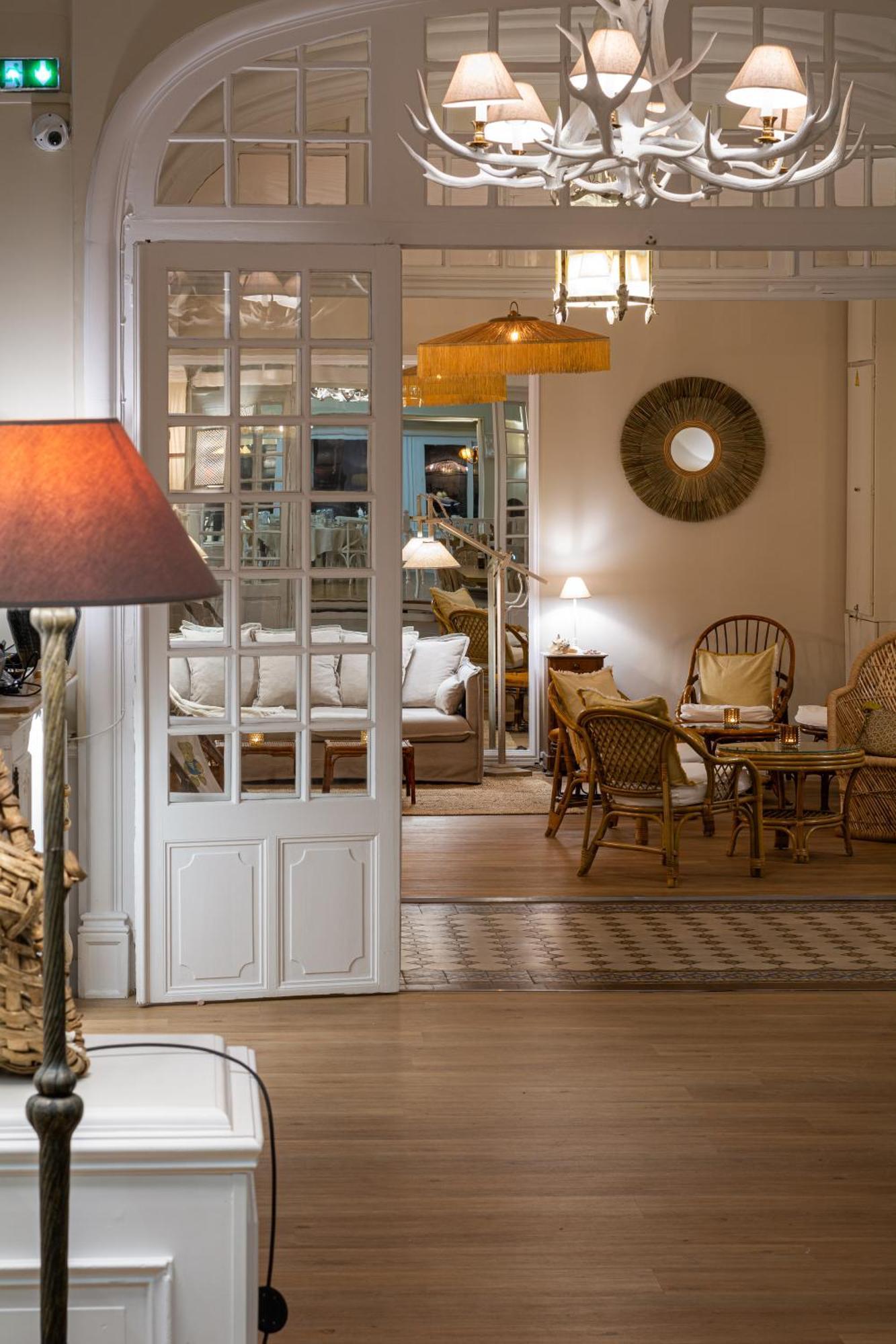 Hotel De La Plage Курсёль-сюр-Мер Экстерьер фото