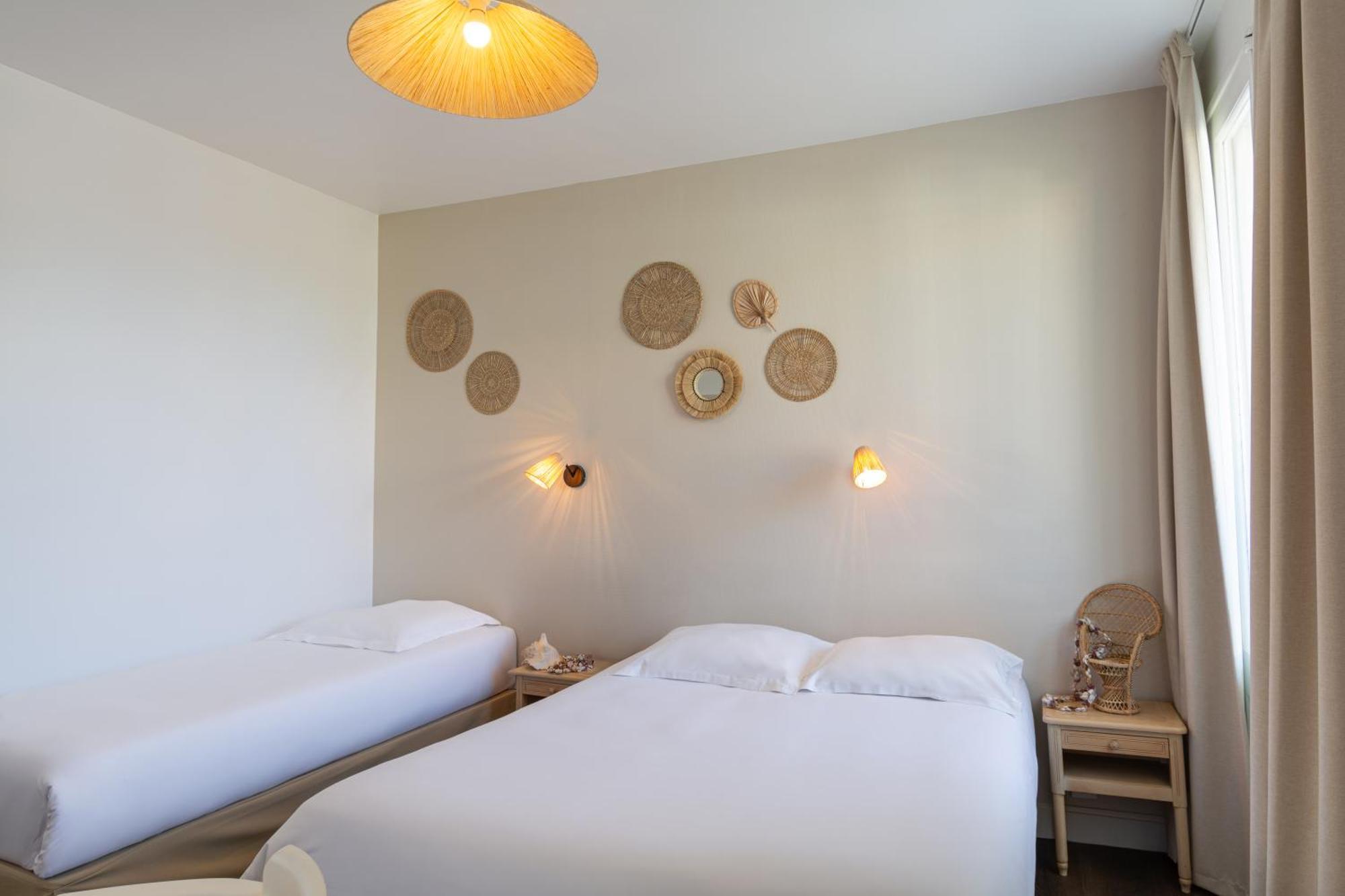 Hotel De La Plage Курсёль-сюр-Мер Экстерьер фото