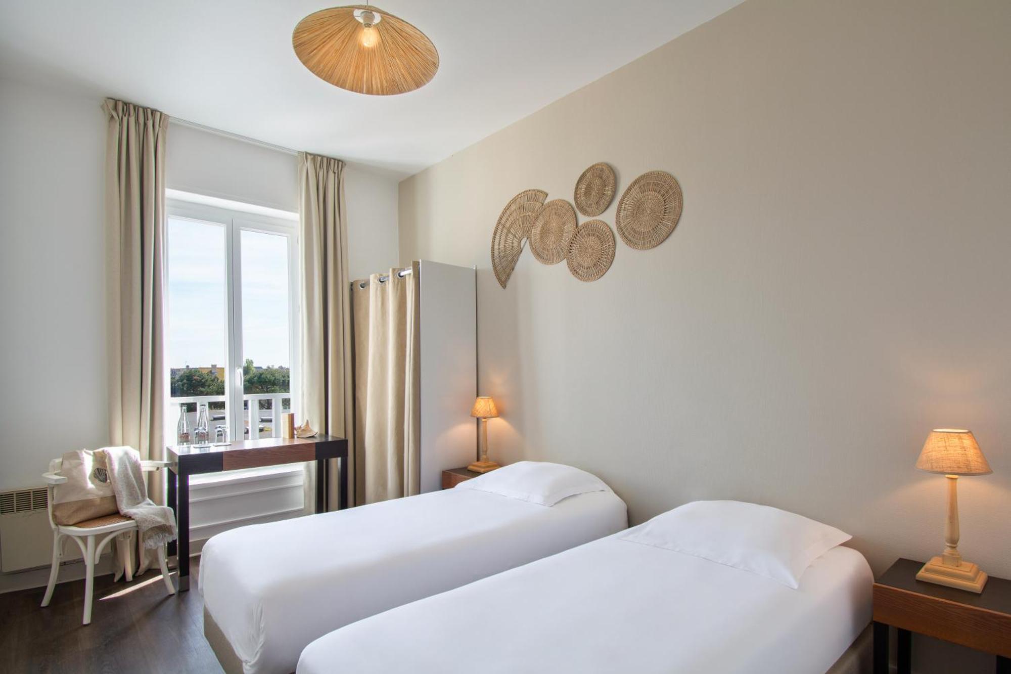 Hotel De La Plage Курсёль-сюр-Мер Экстерьер фото