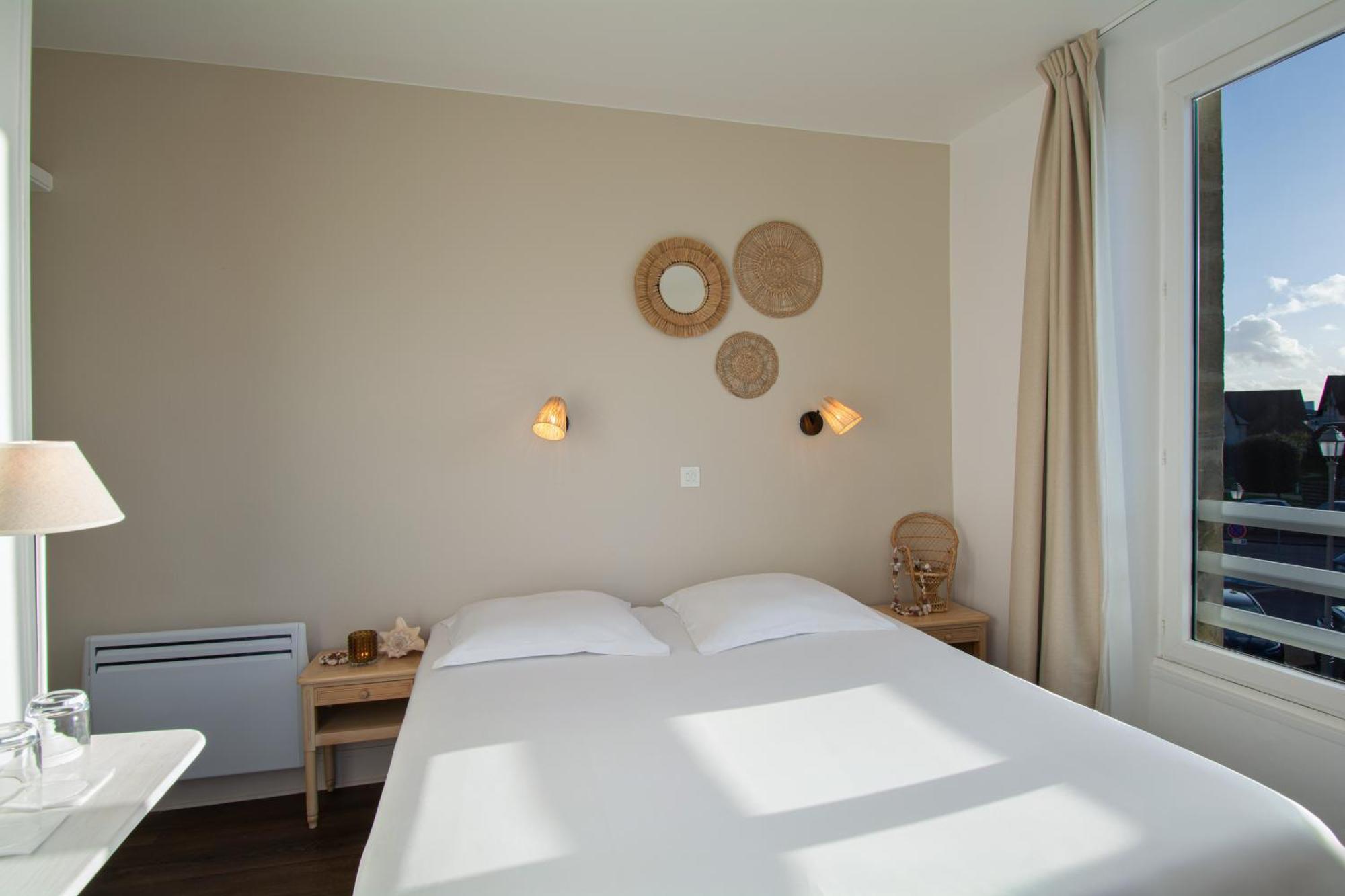 Hotel De La Plage Курсёль-сюр-Мер Экстерьер фото
