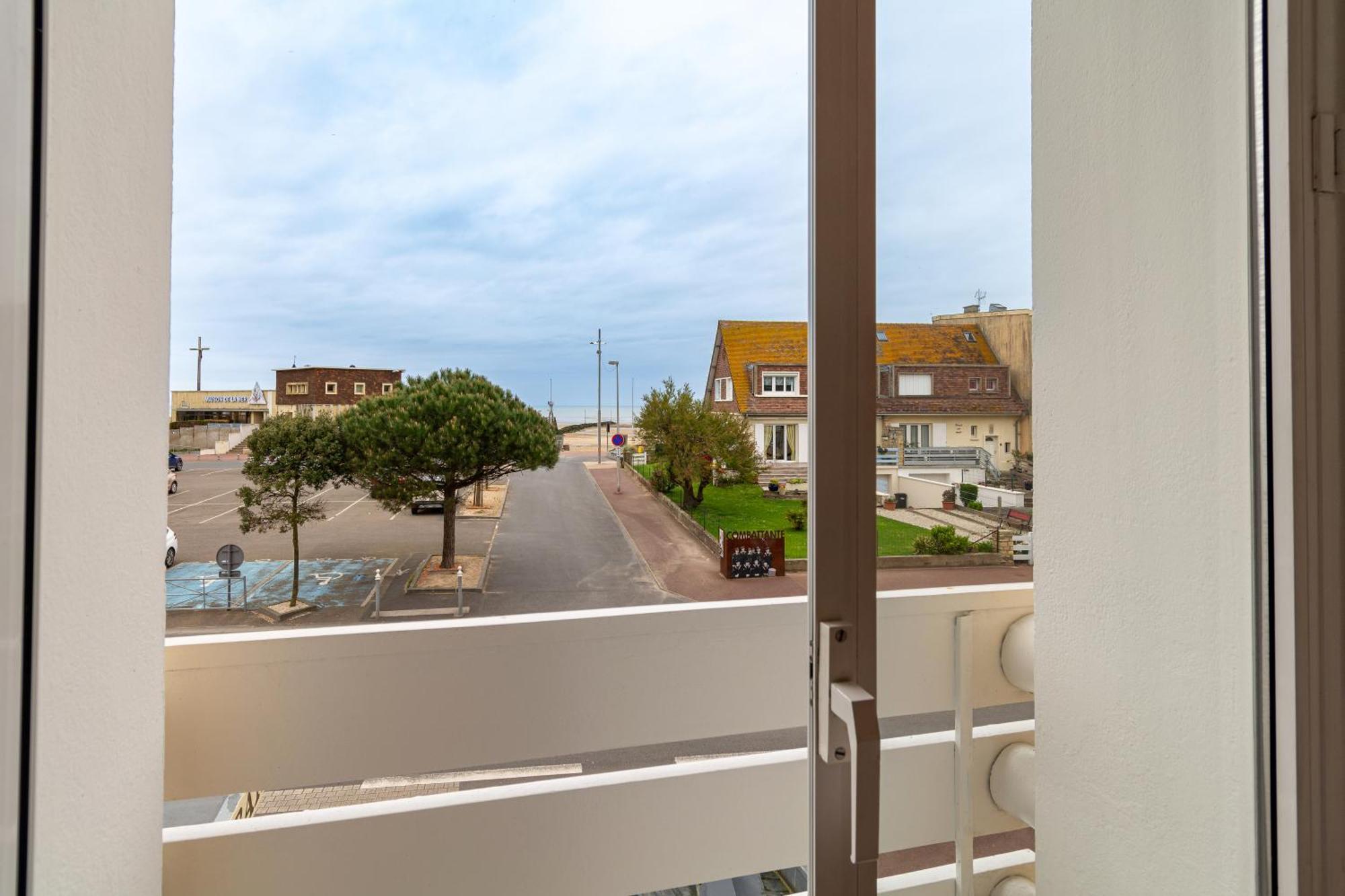 Hotel De La Plage Курсёль-сюр-Мер Экстерьер фото